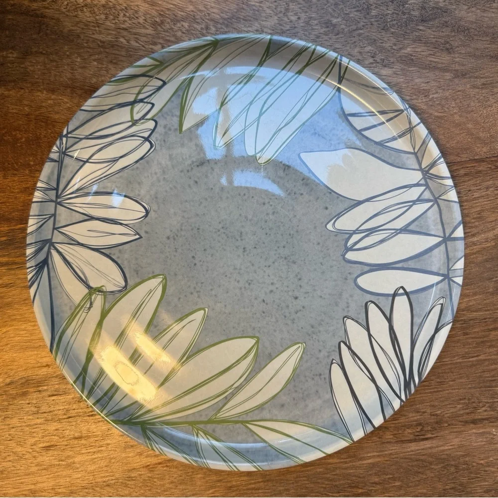 Crate&Barrel Cruz Melamine Dinnerware - Set of 4